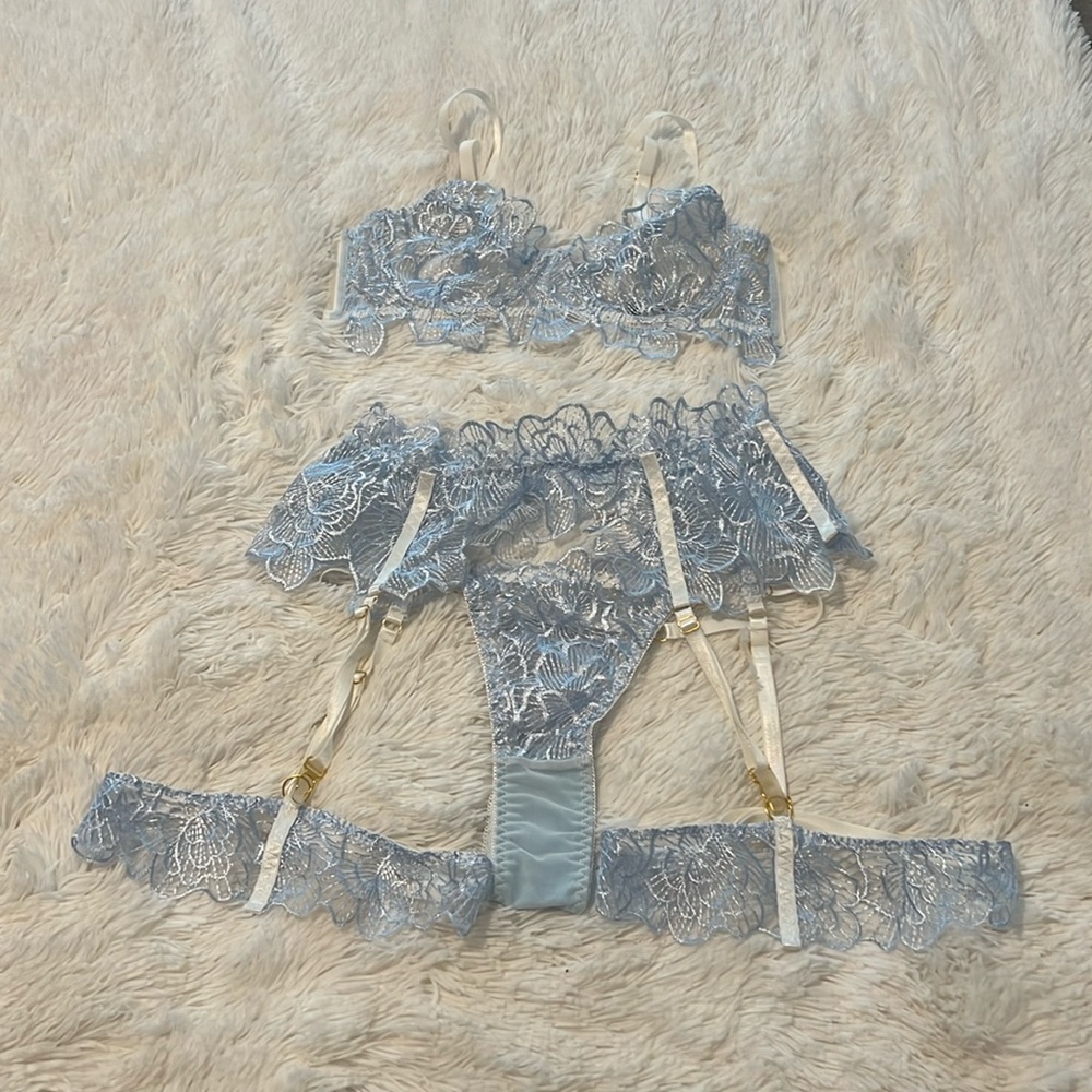 Small Nasty Gal Blue Set